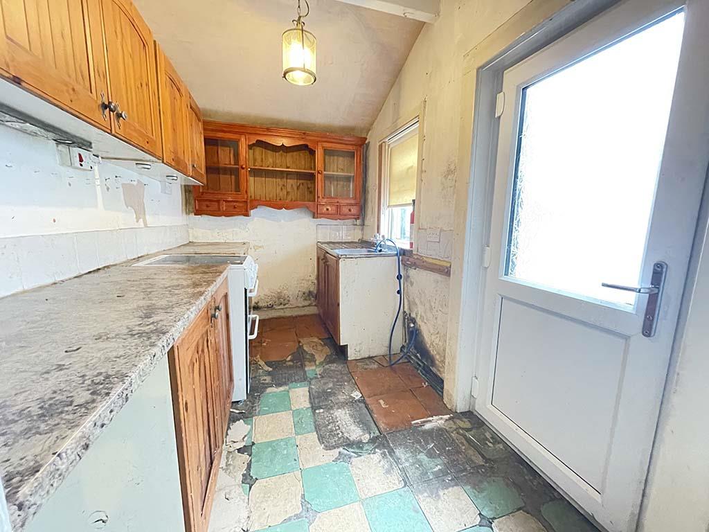 3 bedroom mid terrace house SSTC in Earby - Kitchen